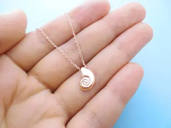 Yeni küçük Deniz Kabuğu kabuk kolye charm Kolye Ariel Ses Kabuklu Spiral Girdap Deniz Salyangoz Okyanus Plaj Denizcilik Kolye takı