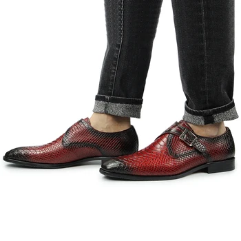 Erkekler Yılan Ayakkabı Rahat Moda düğün ayakkabısı Metal Toka Loafer'lar Zapatos Hombre Elegante Özelleştirilmiş Hizmet Kırmızı Alt Erkek Giyim