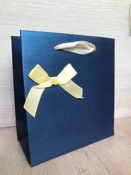 10 adet Mavi hediye çantası Stok satış Kağıt Ambalaj 14 * 15 * 7cm Alışveriş Düğün doğum günü hediyesi papyon Ticari Ürün Ambalaj