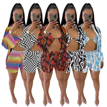 Seksi Üç Parçalı Set Kadın Sonbahar Elbise Parti Kulübü Kıyafetler Baskı Uzun Kollu Pilili Hırka + Sutyen + Şort Eşleşen Seti Streetwear