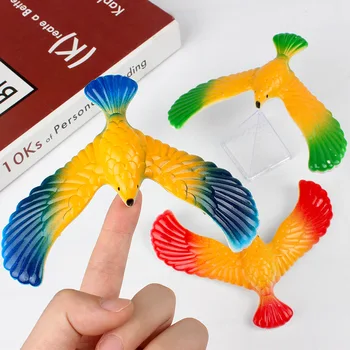 10 adet Rastgele Renk Çocuk Yenilik Denge Kartal Kuş Komik Öğrenme Sihirli Kutu Denge Kuş Eğitim Montessori Oyuncaklar Çocuk Hediye