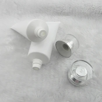 50 ml 50 lot beyaz PE plastik hortum / parlak gümüş akrilik vidalı kapak / krem emülsiyon losyon tüpü ambalaj boş şişeler