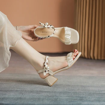 Yüksek Topuk kadın Sandalet 2022 Yeni Moda kadın ayakkabısı Bir Kelime Zincir Kalın Topuk Tek ayakkabı İlmek Orta topuklu sandalet